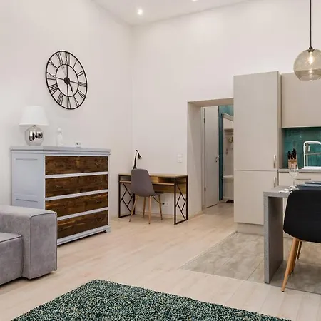 P43 Paulay * Budapeszt